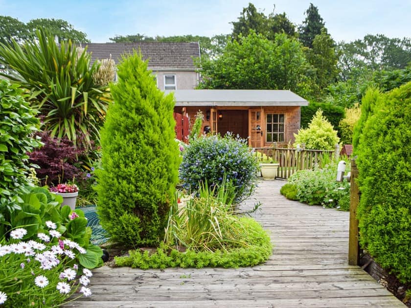 Garden | Ty Lewis Cottage, Pwll near Llanelli