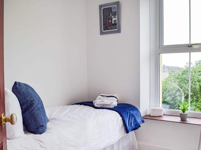 Single bedroom | Ty Lewis Cottage, Pwll near Llanelli