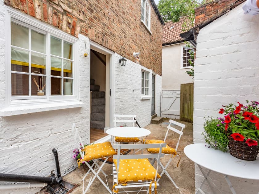 Sitting-out-area | Court Terrace, Ripon