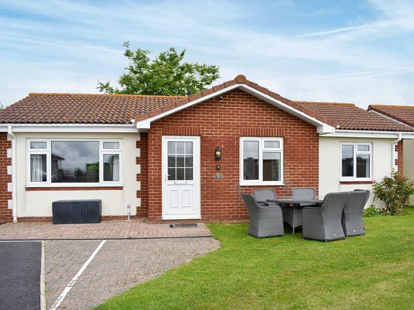 Exterior | Bungalow 9 - Fort Spinney Holiday Bungalows, Yaverland