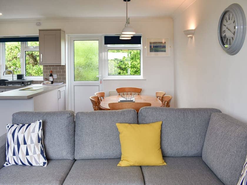Open plan living space | Bungalow 10 - Fort Spinney Holiday Bungalows, Yaverland