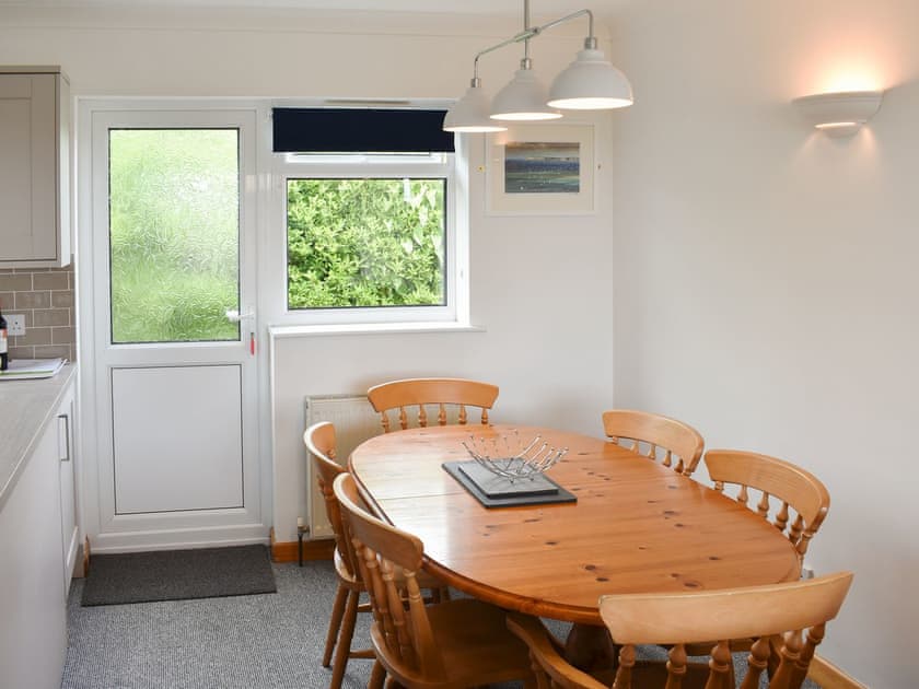 Dining Area | Bungalow 10 - Fort Spinney Holiday Bungalows, Yaverland
