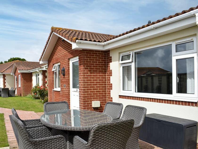 Exterior | Bungalow 10 - Fort Spinney Holiday Bungalows, Yaverland
