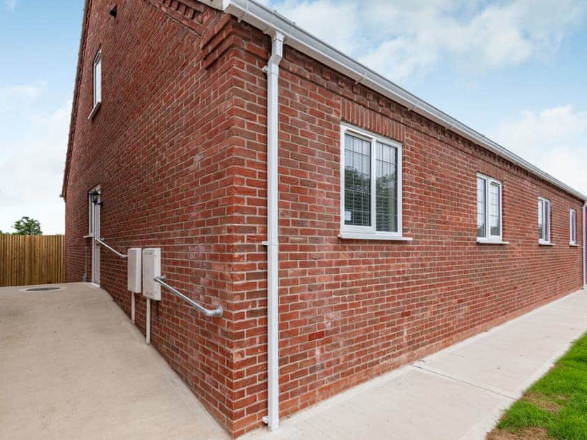 Exterior | 7 Dawson Park - Marian Avenue Properties, Mablethorpe