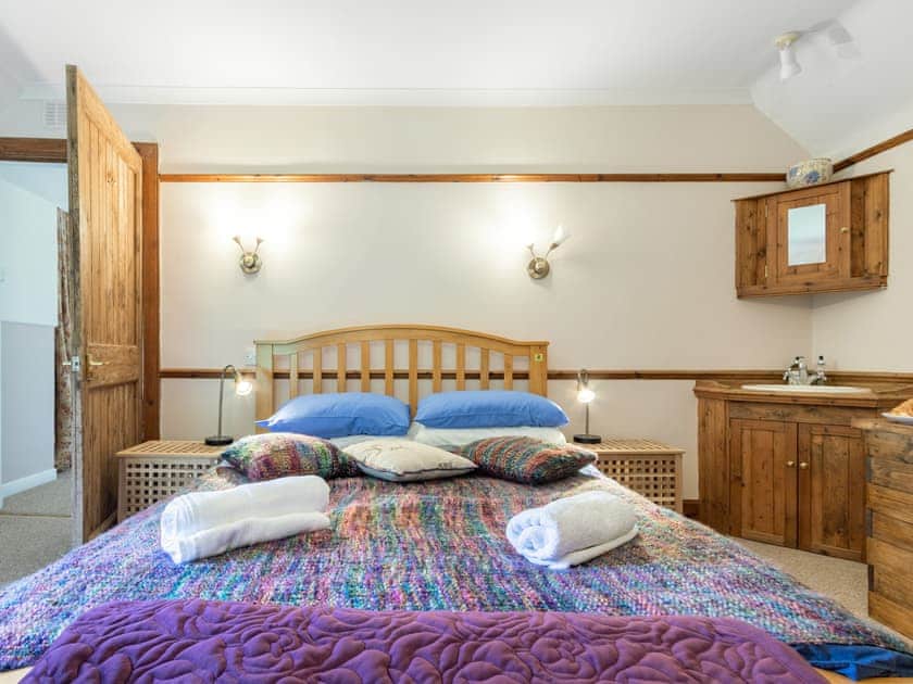 Double bedroom | Grantully Cottage, Aberfeldy
