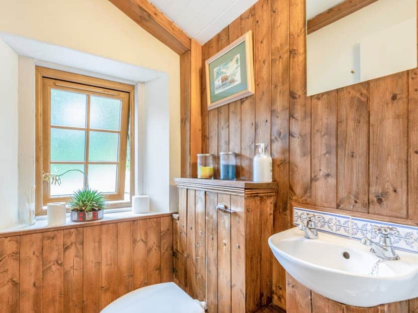 wc | Grantully Cottage, Aberfeldy