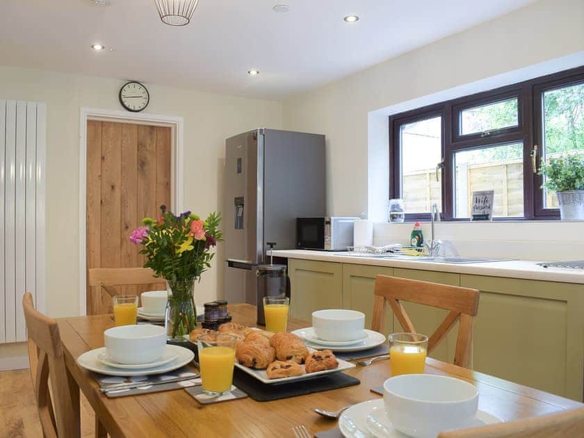 Kitchen/diner | The Old Smithy, Llangunllo