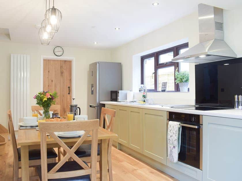 Kitchen/diner | The Old Smithy, Llangunllo