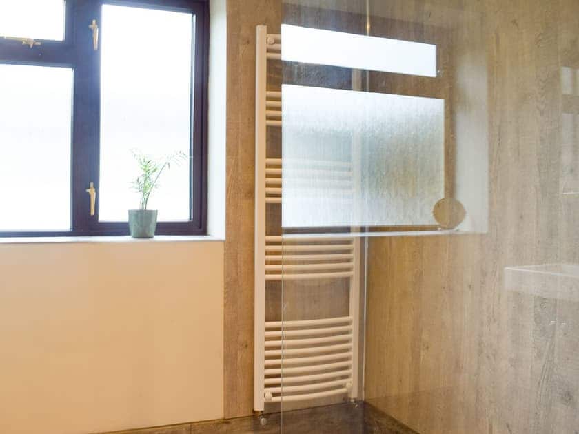 Shower room | The Old Smithy, Llangunllo