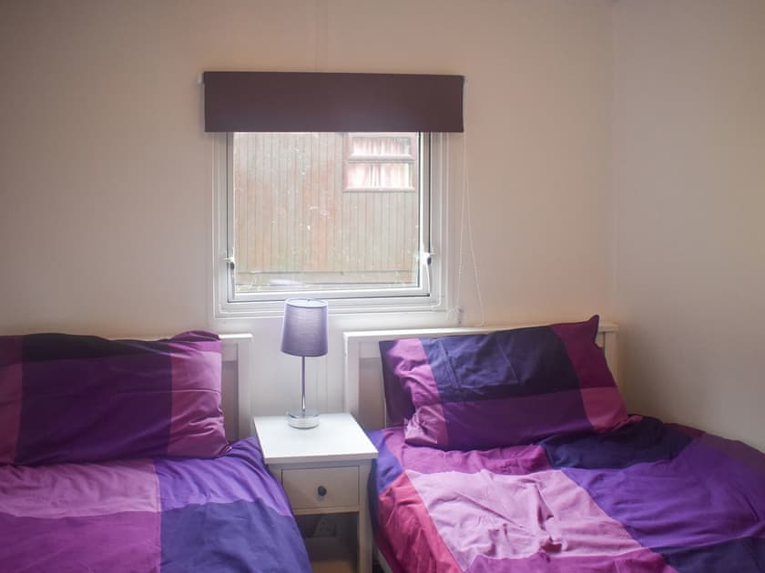 Twin bedroom | Daffodil Lodge - Caer Beris Lodges, Builth Wells