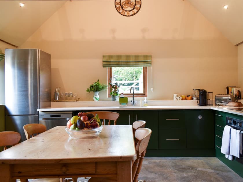 Kitchen | Cozy Cottage - Midgham Long Copse, Midgham, near Fordingbridge