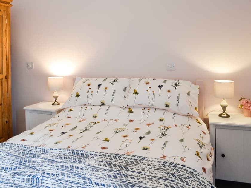 Double bedroom | Morton Mains Steading Cottage, Thornhill