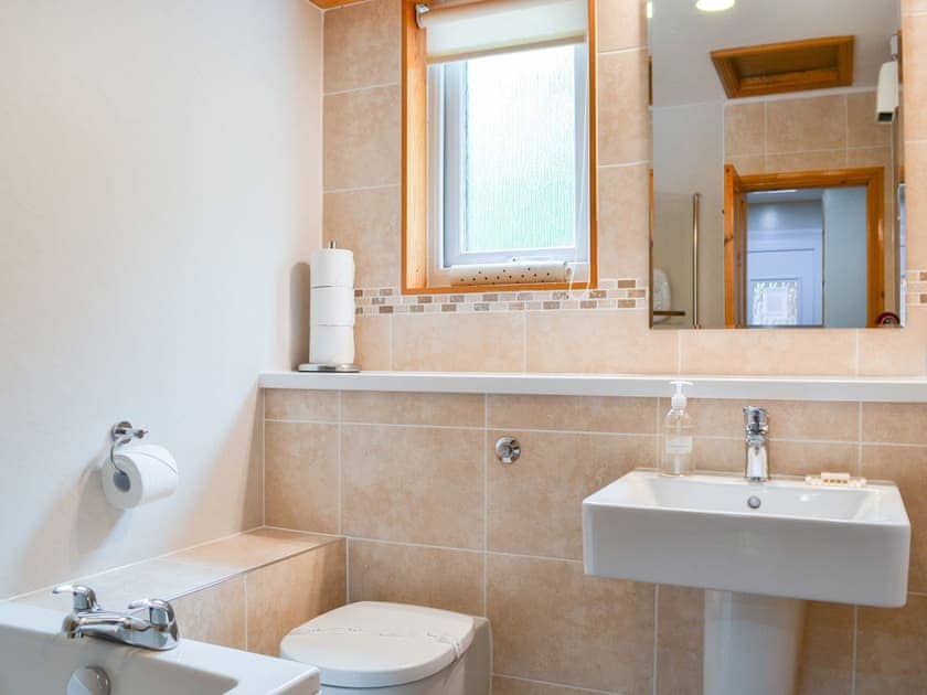 Typical Bathroom | Quaysiders ClubQuay, Ambleside