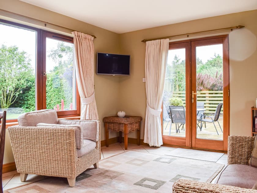Living room/dining room | Sheildaig Cottage Annexe, St Cyrus, near Montrose