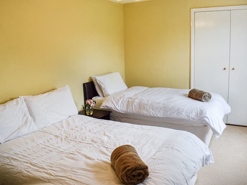 Twin bedroom | Westward House, Huntingdon