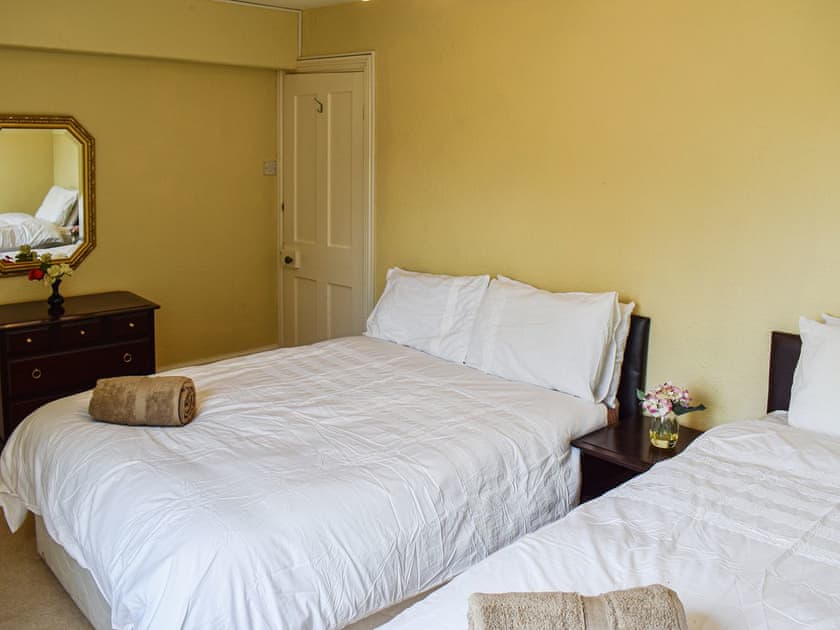 Twin bedroom | Westward House, Huntingdon