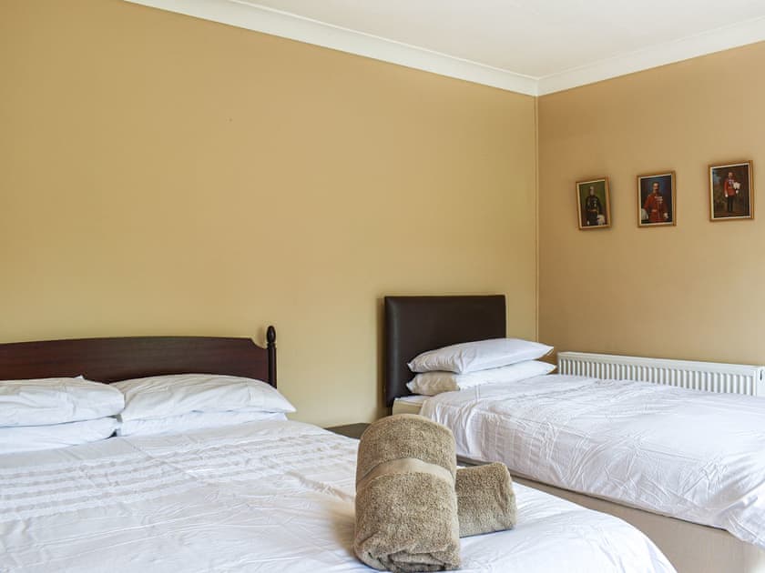 Twin bedroom | Westward House, Huntingdon