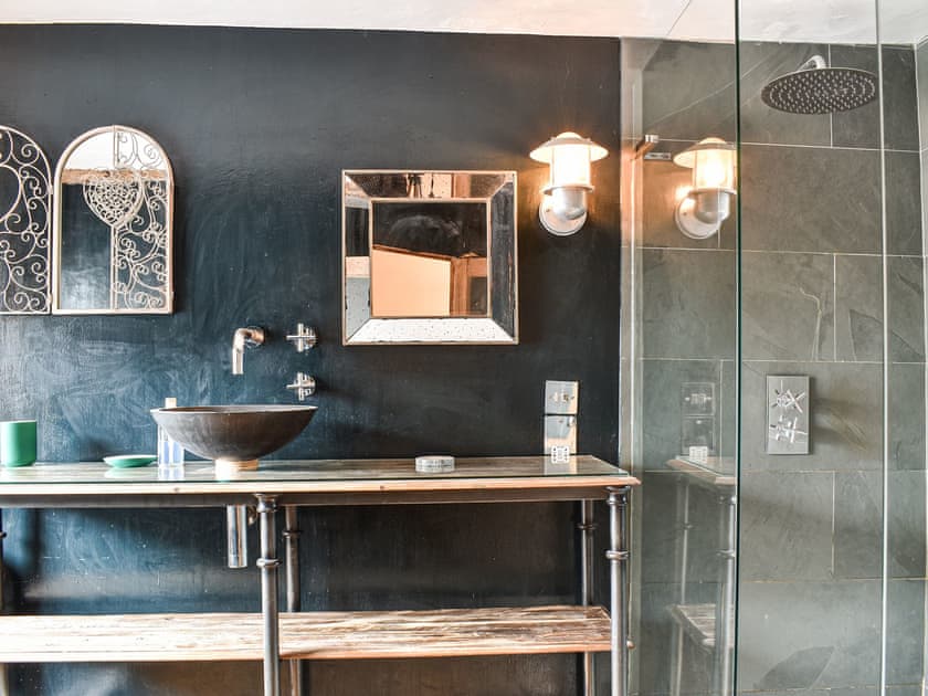 Shower room | Market Place View - Hogwood View Cottages, Knaresborough