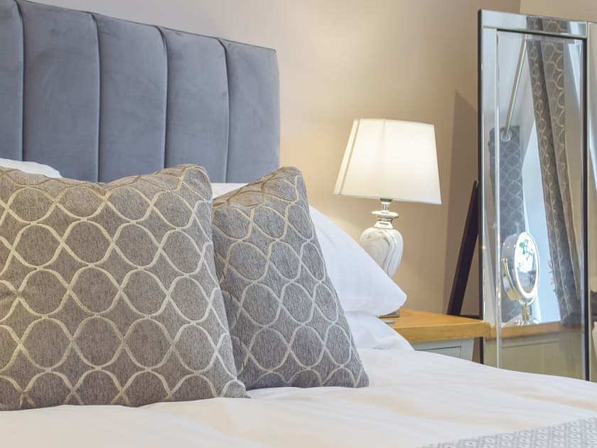 Double bedroom | Llain Cottage, Cross Inn