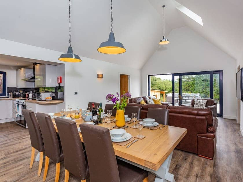 Open plan living space | Stepps Cottage, Banavie