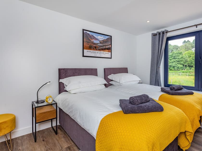 Twin bedroom | Stepps Cottage, Banavie
