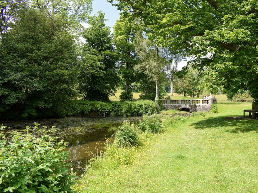 Surrounding area | East Lodge, Falkland