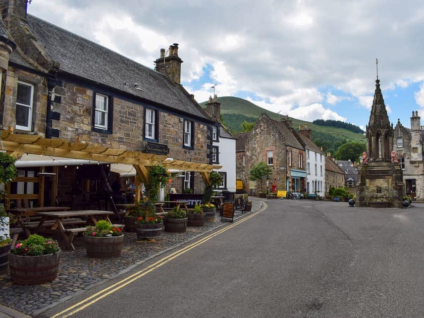 Surrounding area | East Lodge, Falkland