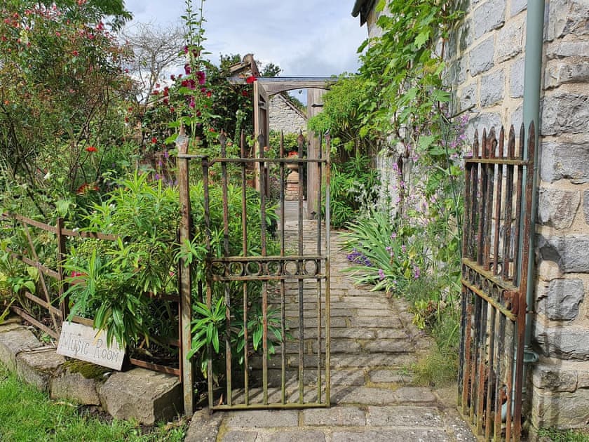 Garden | Midelney Music Room, Midelney