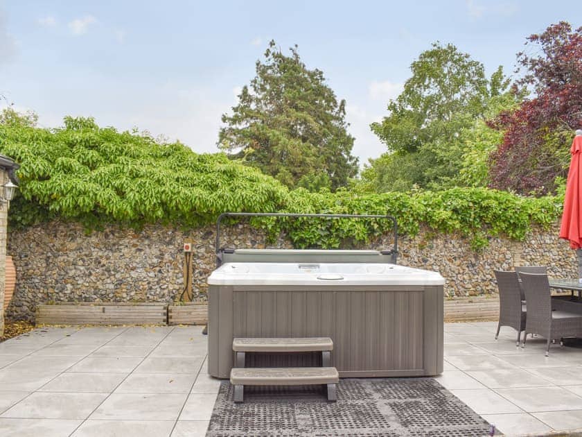 Hot tub | Beck Cottage, Beck Row