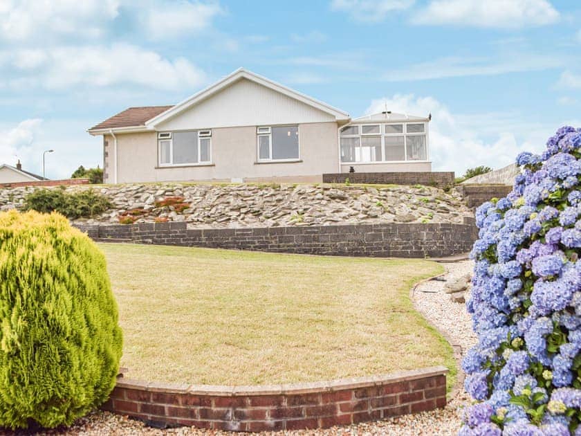 Exterior | Cri’r Wylan, Fishguard