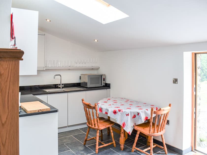 Kitchen/diner | Slade Cottage - Slade Farm, Brayford