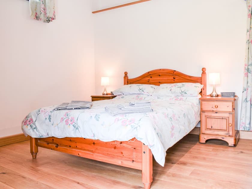 Double bedroom | Slade Cottage - Slade Farm, Brayford