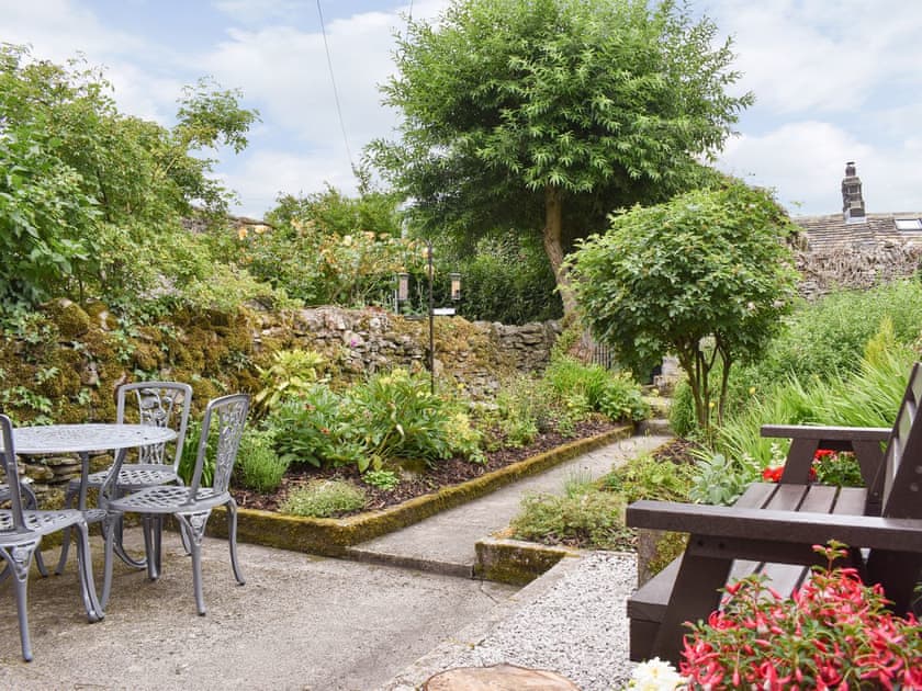 Outdoor area | Rose Cottage - R & R Cottages, Grassington