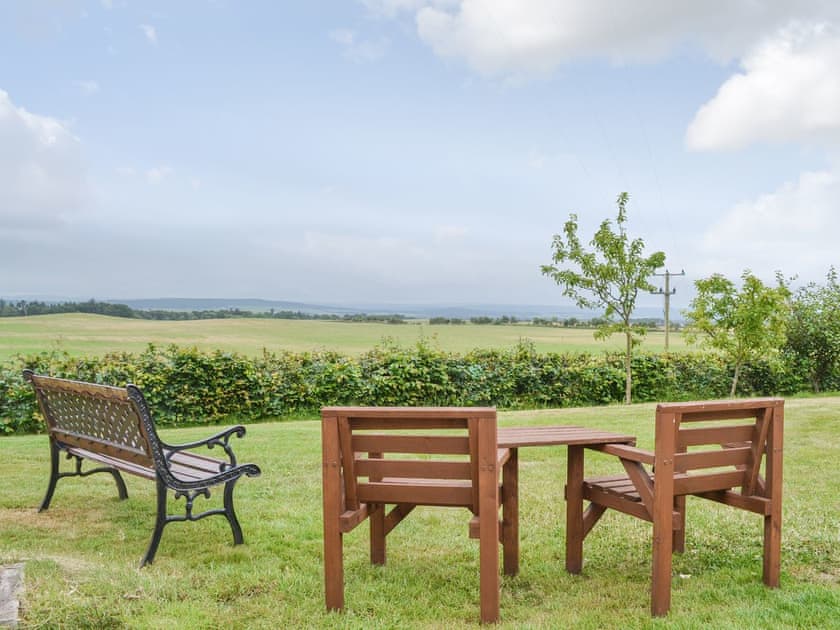 Sitting-out-area | Westend, Duffus