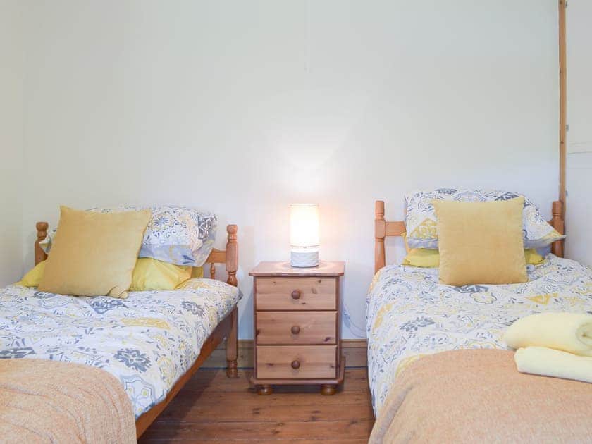Twin bedroom | Typicca Farmhouse, Brechfa
