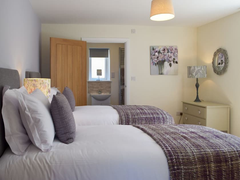 Twin bedroom | The Retreat - Castle View, Roch, near Newgale