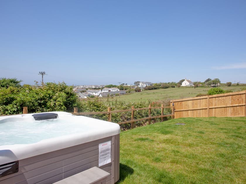 Hot tub | Fox Lodge, Crantock, near Newquay