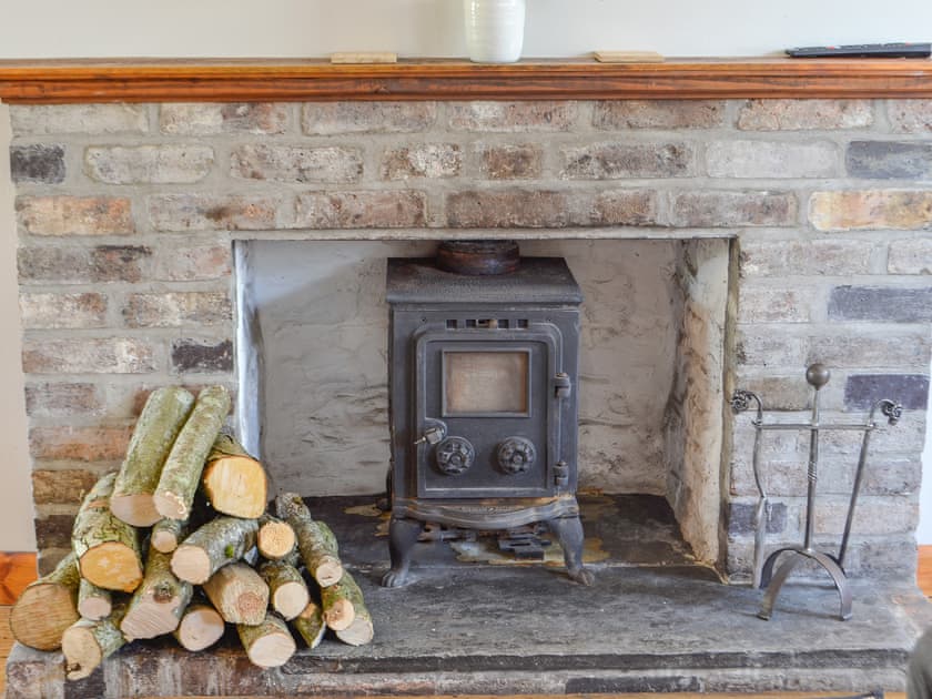 Living area | Troedyrhiw Isaf, Tregaron