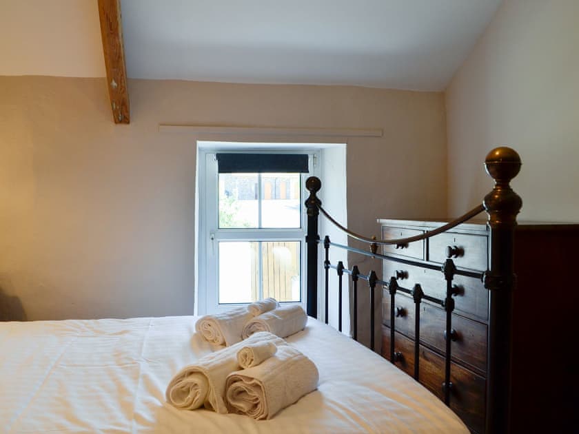 Double bedroom | Troedyrhiw Isaf, Tregaron