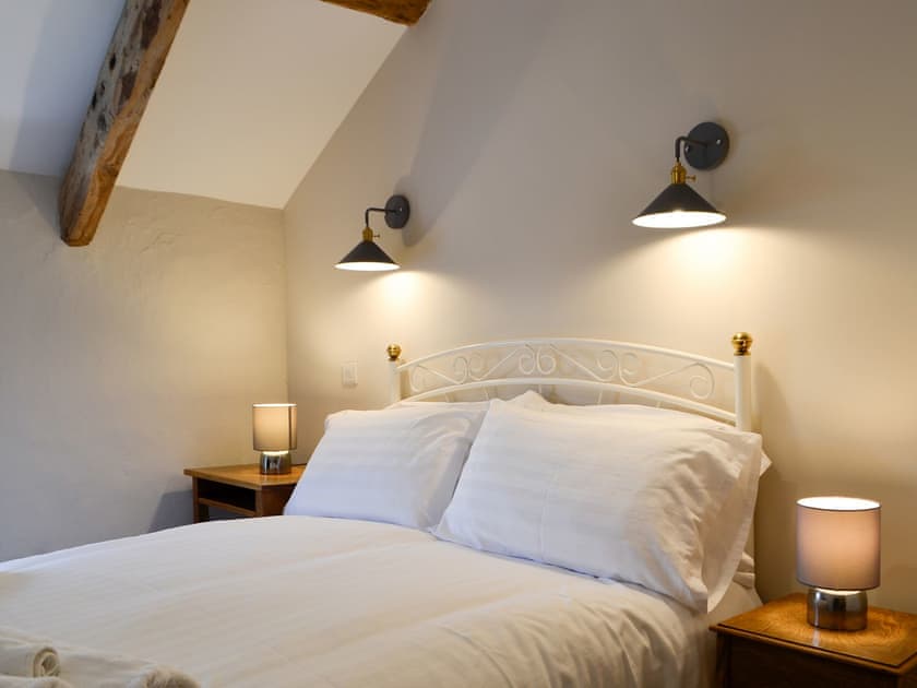 Double bedroom | Troedyrhiw Isaf, Tregaron