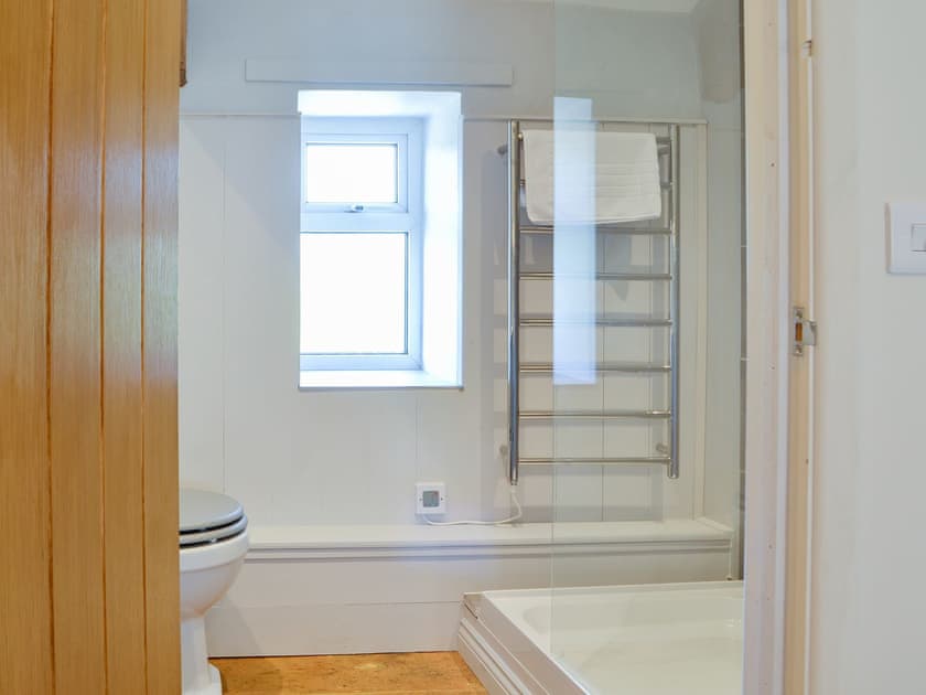En-suite | Troedyrhiw Isaf, Tregaron