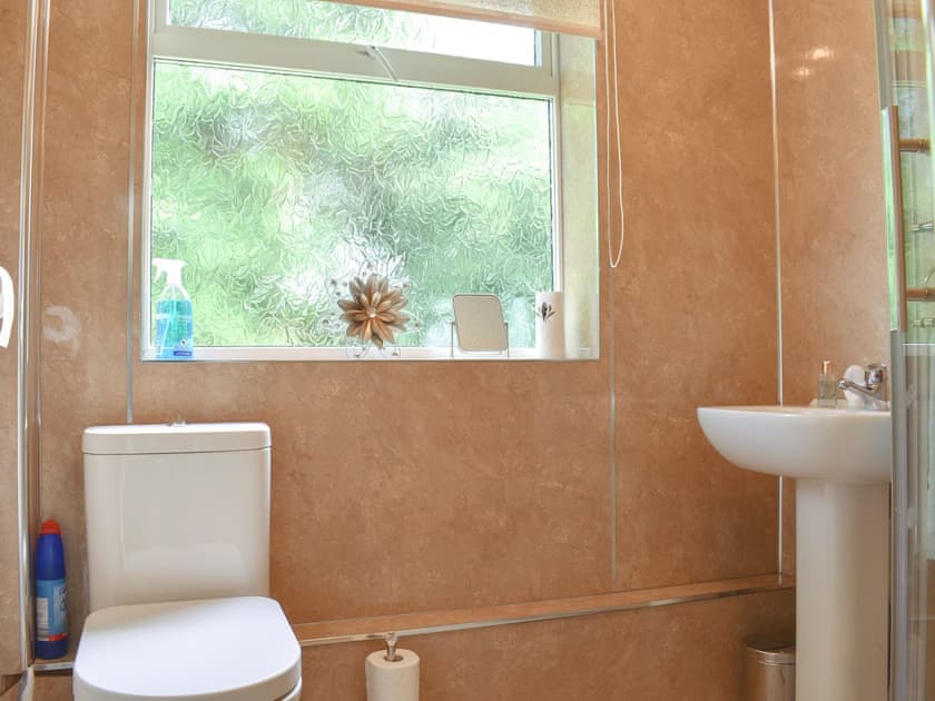 Shower room | Willow Cottage, Kessingland, Lowestoft