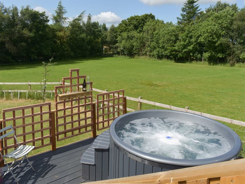 Hot tub | Pentland Pod - Pentland and Woodland Pods, Leadburn, near West Linton