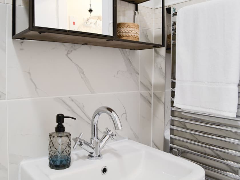 Bathroom | Cairnsmore - Victoria Apartments, Newton Stewart