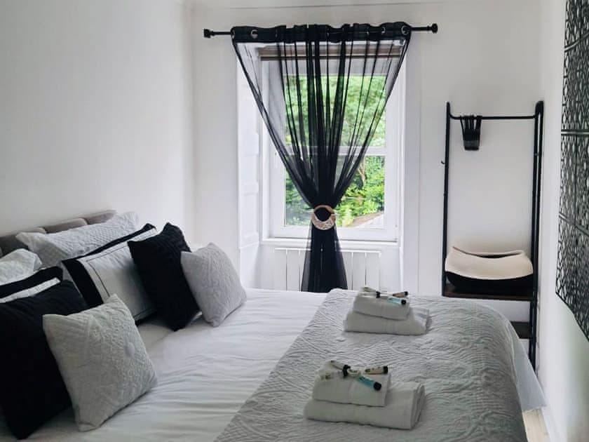 Double bedroom | Merrick - Victoria Apartments, Newton Stewart