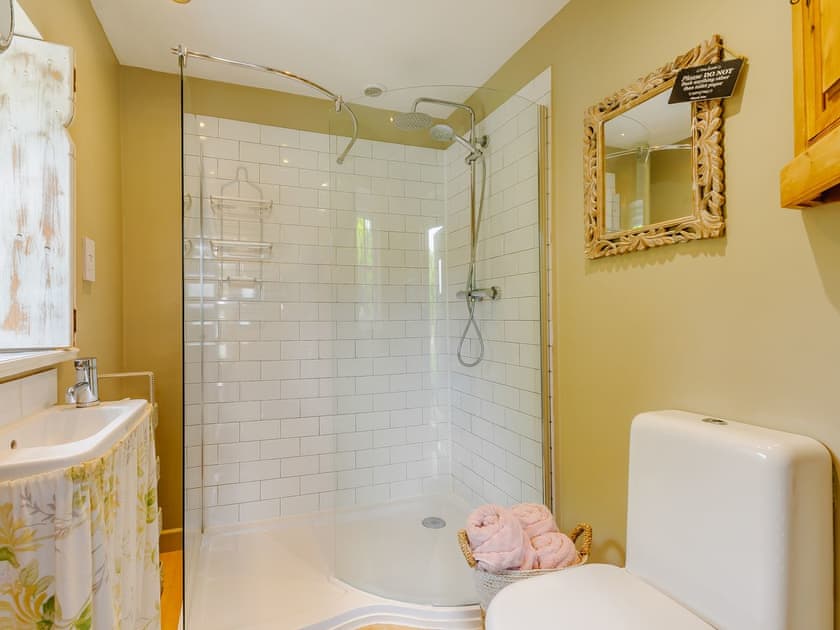 Shower room | Poppy’s Cottage, Faversham