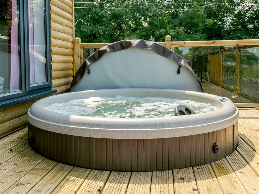 Hot tub | Hill Crest Lodges- Hill Crest Lodge 1 - Hill Crest Lodges, Hemswell, near Market Rasen