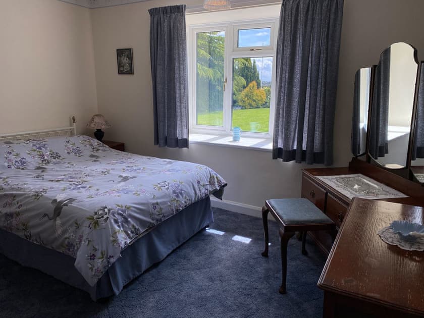 Double bedroom | The Bungalow, Pentrich, near Ripley