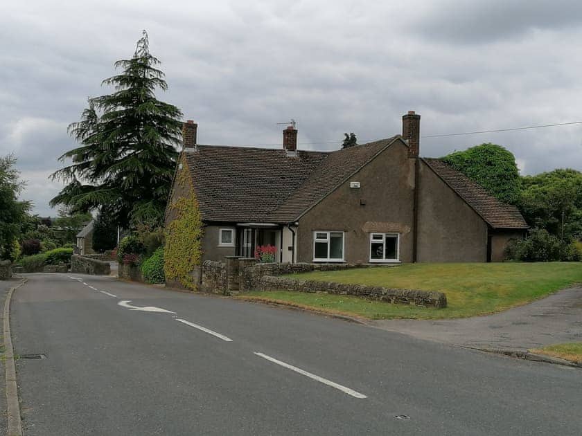 Ample parking on driveway | The Bungalow, Pentrich, near Ripley