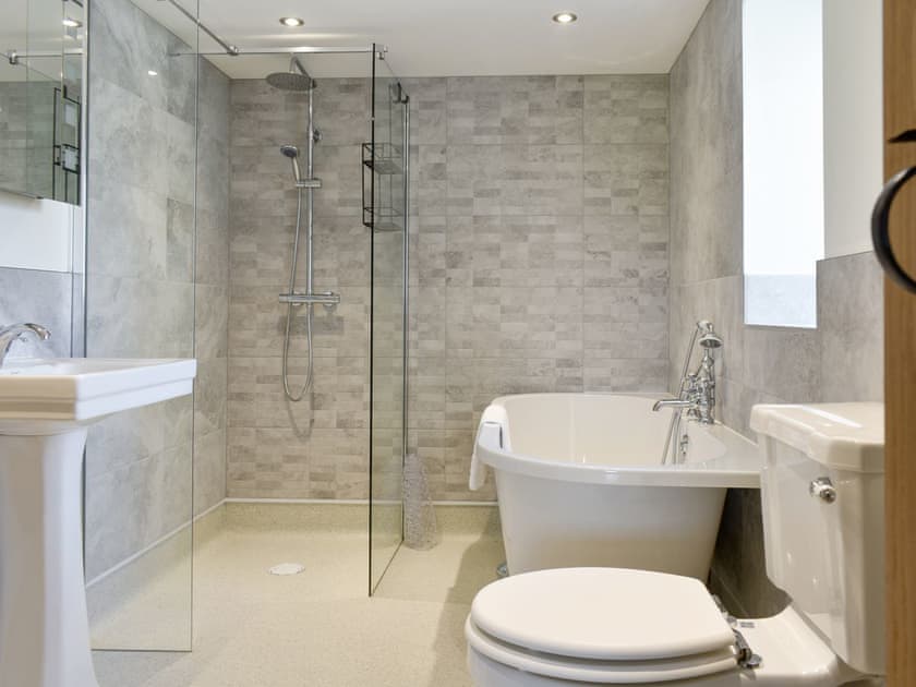 En-suite | Deer Park - Deer Park Holiday Lets, Harkerside, near Grinton